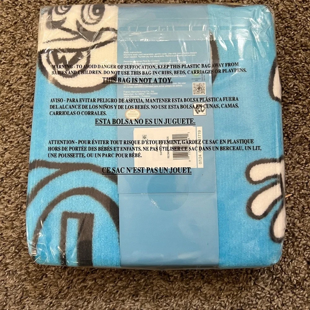 NEW Mario Silky Soft Plush Throw, 40 x 50, Nintendo